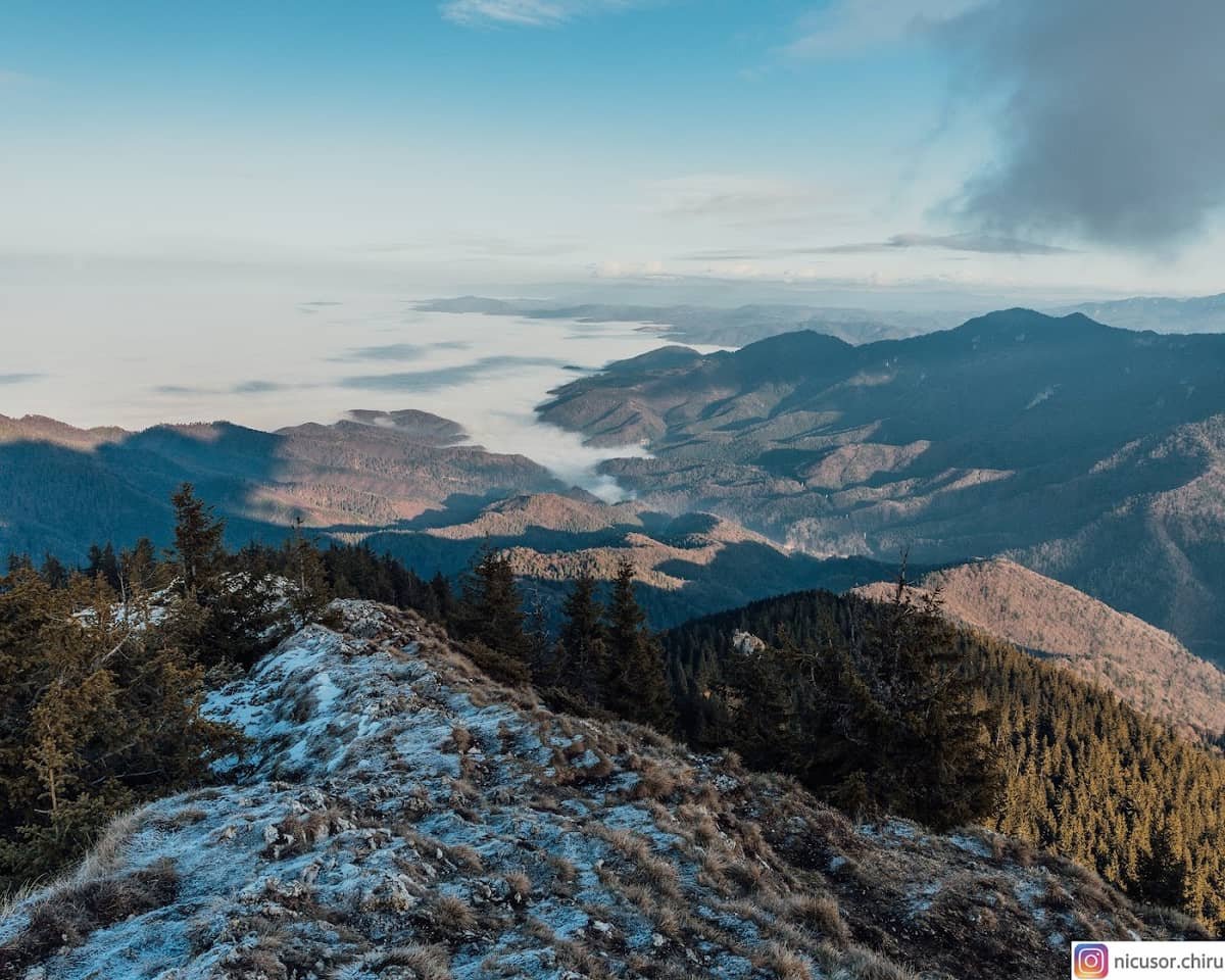 Poiana Brașov vara: drumeție pe Postăvarul, bike park și călărie