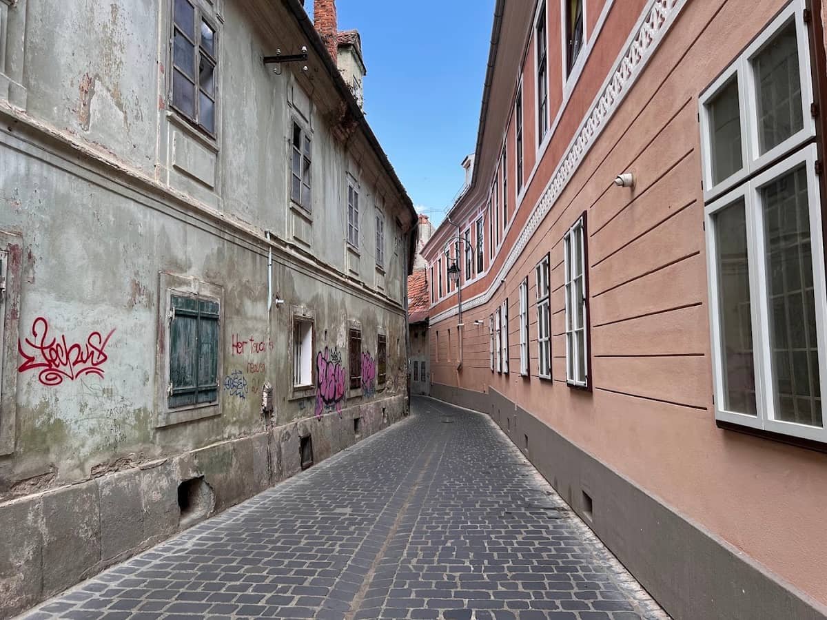 Strada Sforii — 2