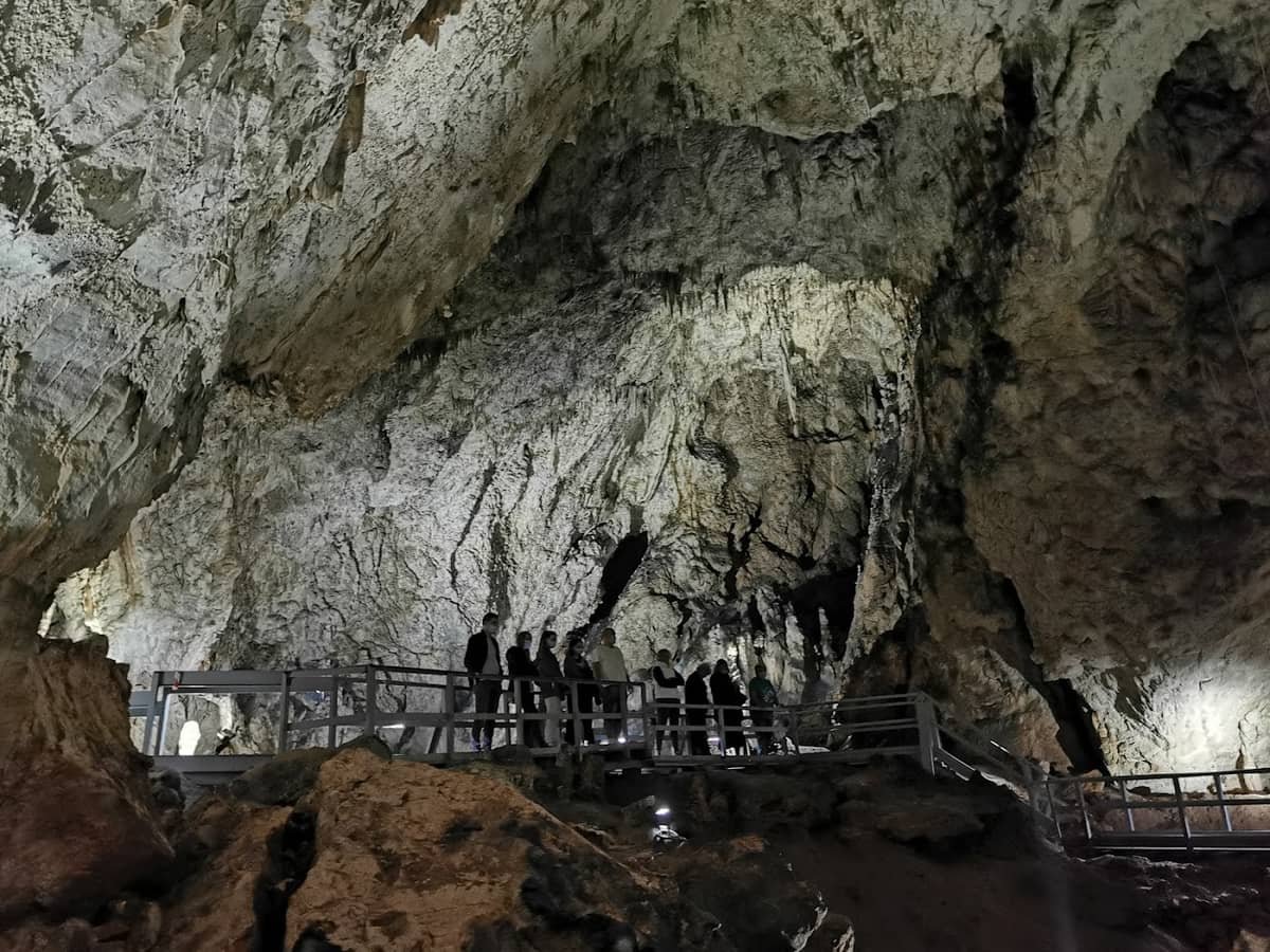 Peștera Valea Cetății