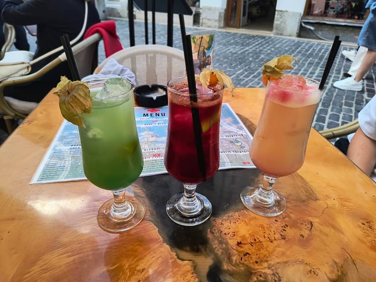 Street Cafe & Pub Brasov — 3